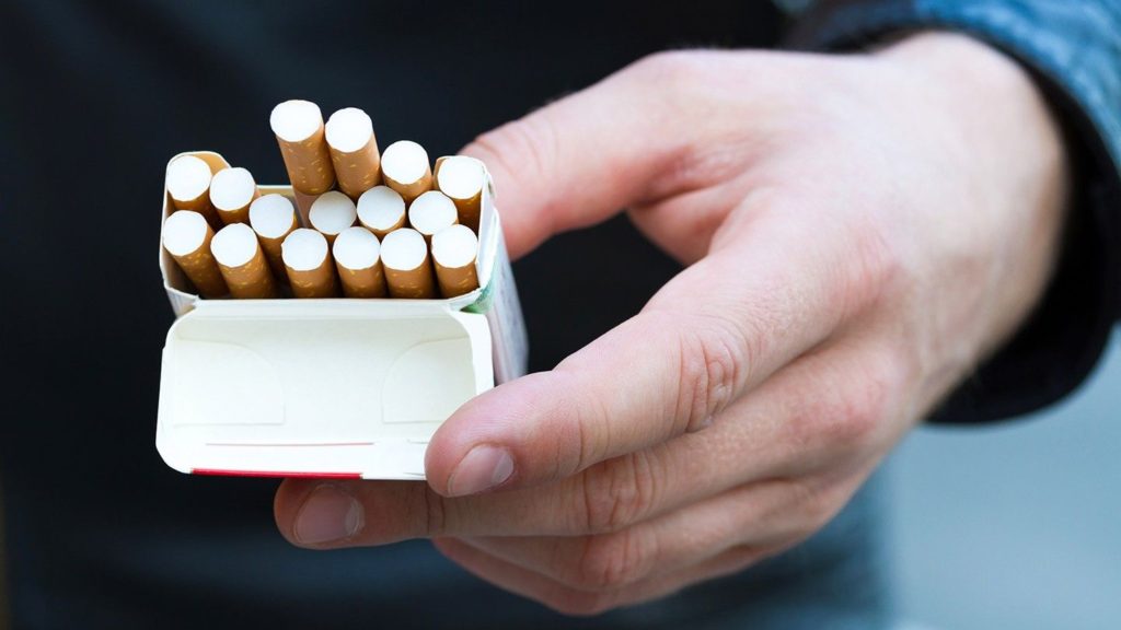 how many cigarettes in a pack